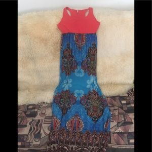 Beautiful maxi dress - size medium